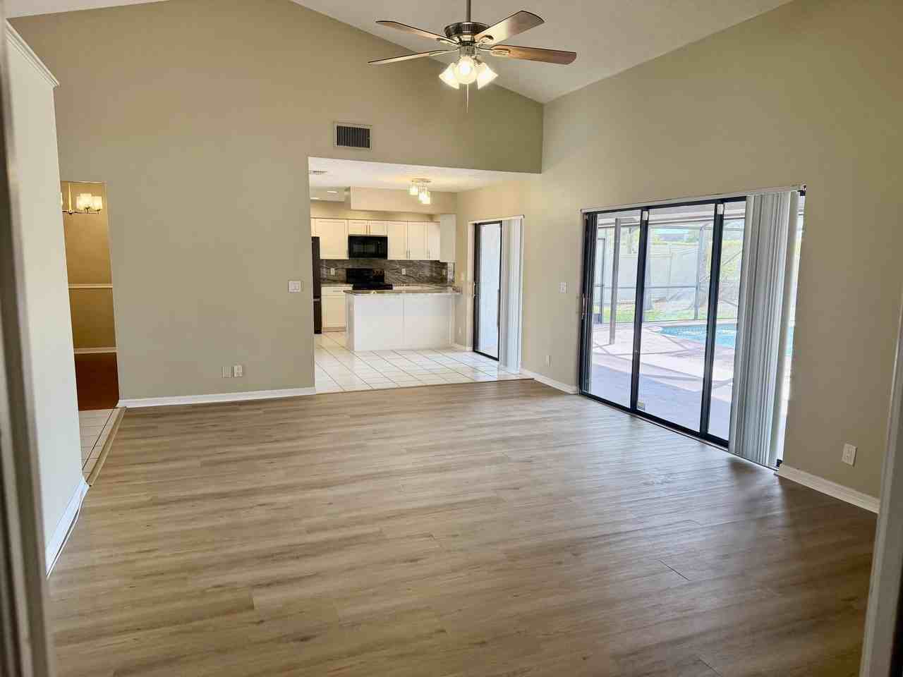 13427 Kingsbury Dr - Photo 6 of 25