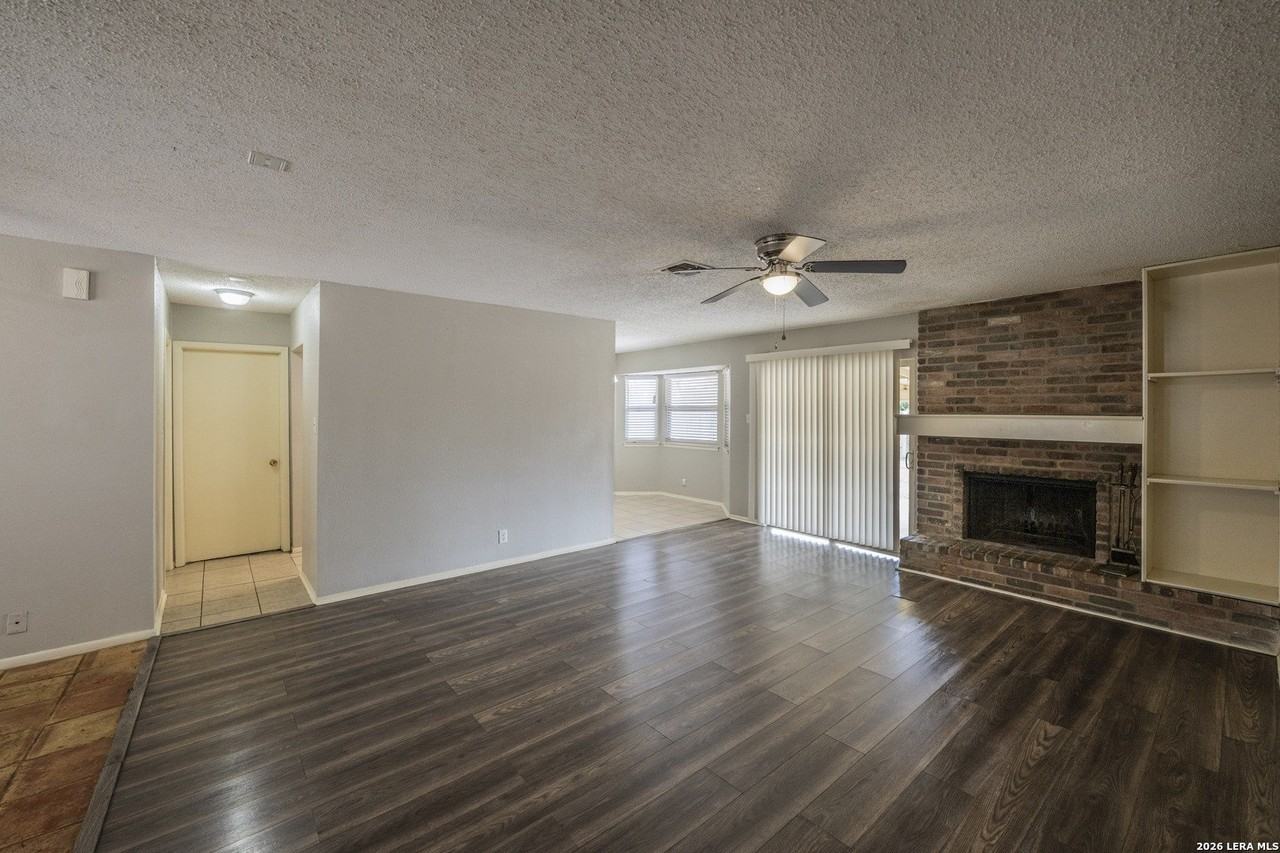 5002 Thomas Paine Dr - Photo 3 of 29