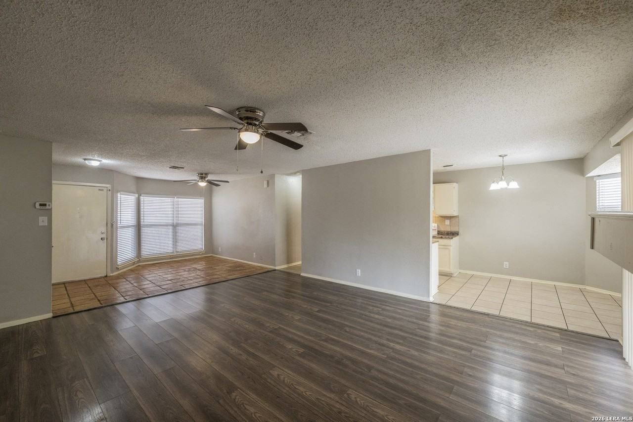 5002 Thomas Paine Dr - Photo 4 of 29