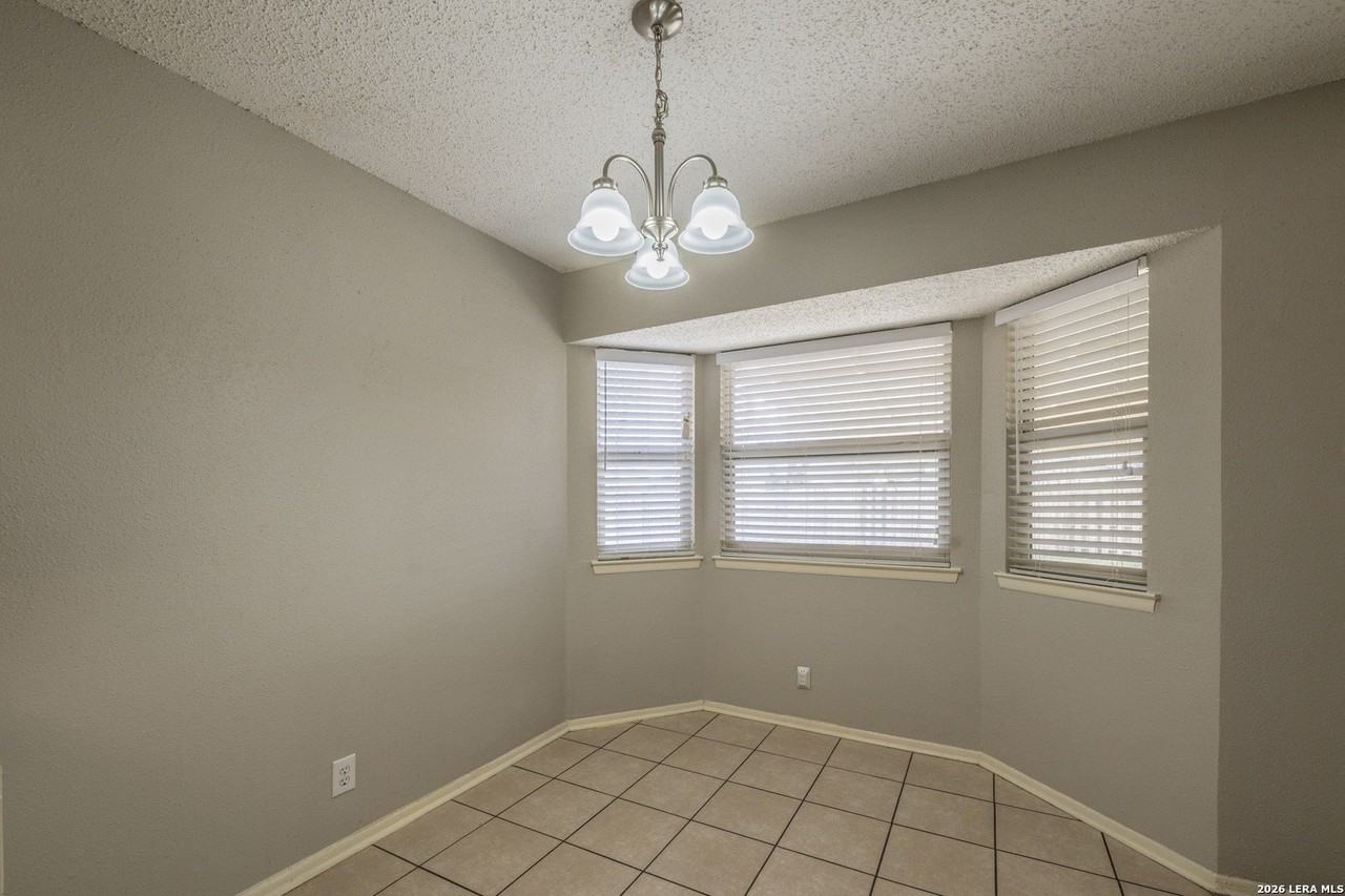 5002 Thomas Paine Dr - Photo 7 of 29