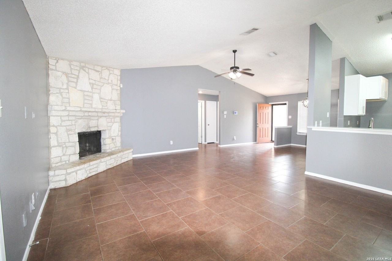 6203 Berrywest Dr - Photo 6 of 33