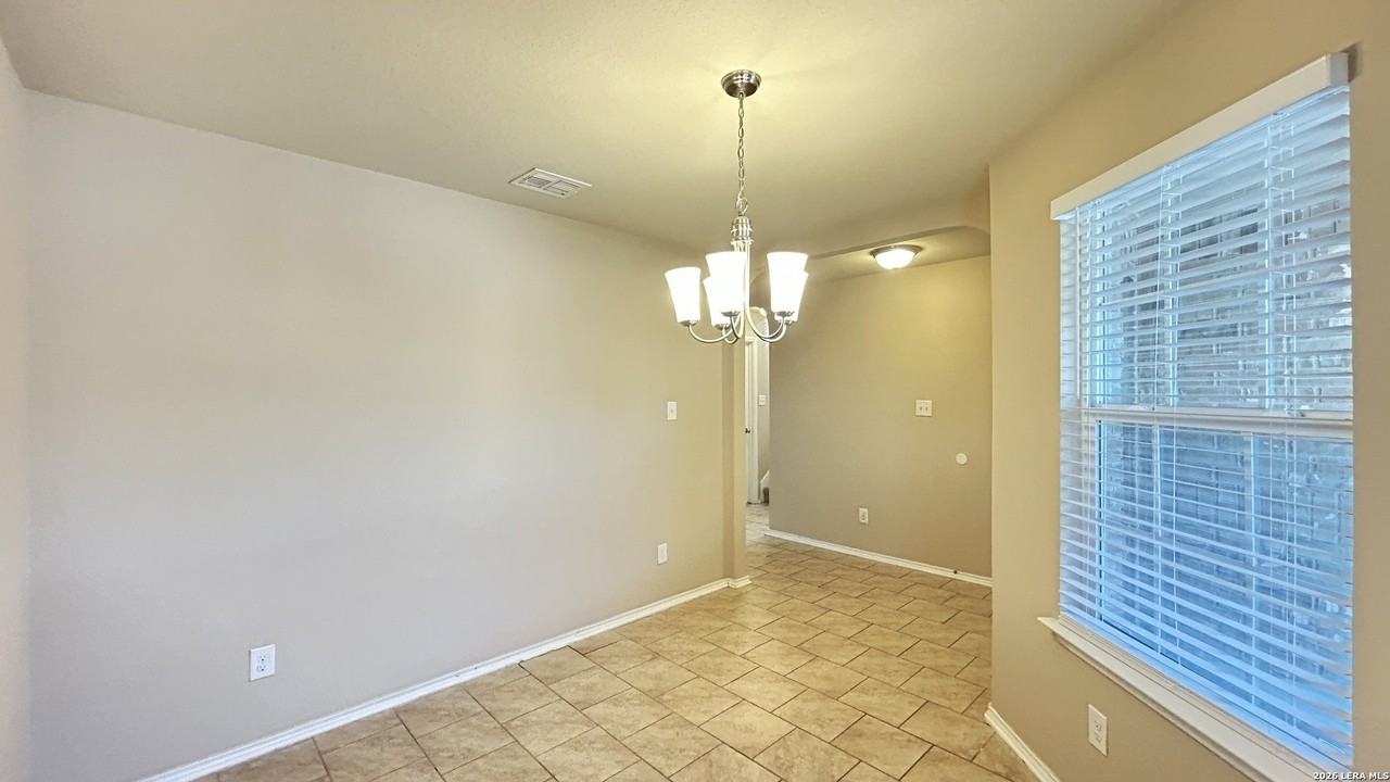 1402 Frio Eagle - Photo 5 of 40