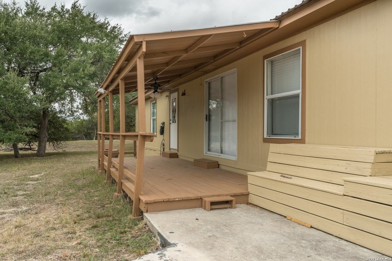 950 Rebecca Springs Rd - Photo 4 of 29