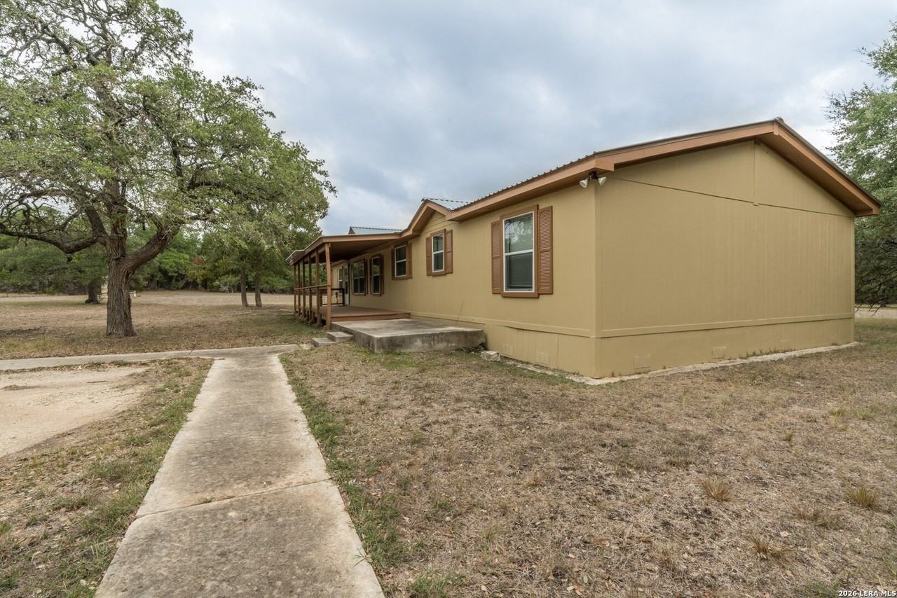 950 Rebecca Springs Rd - Photo 5 of 29