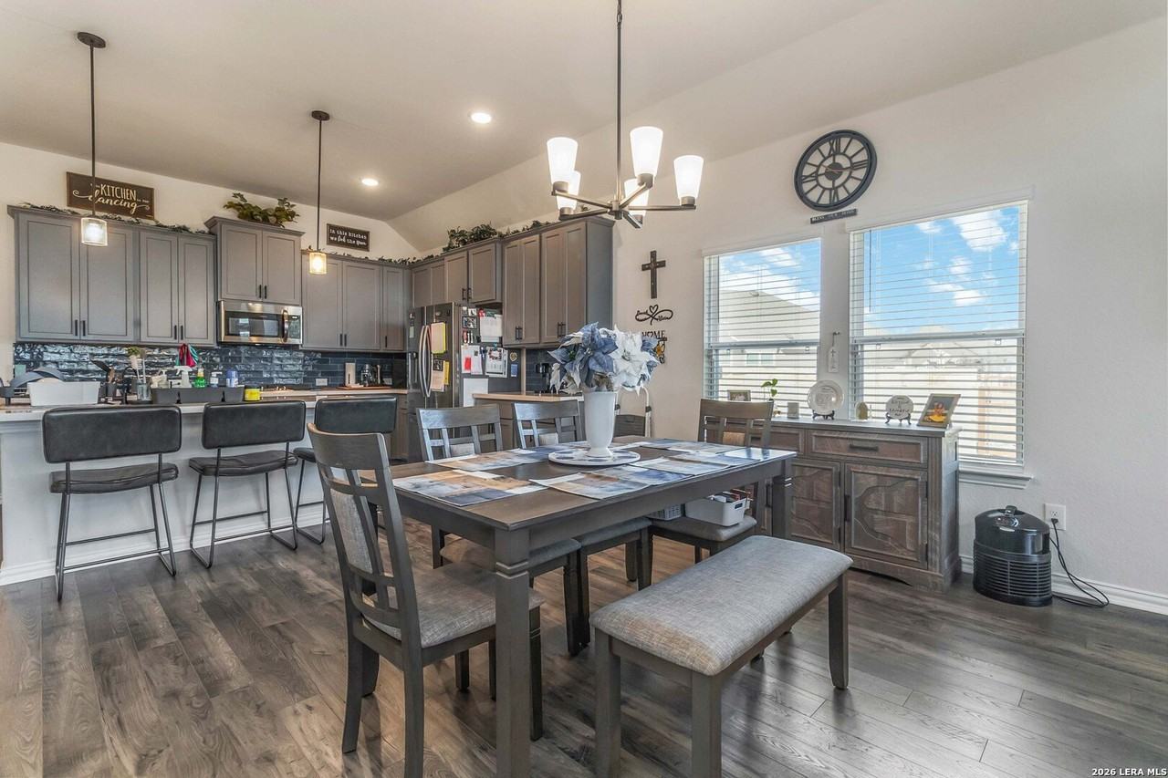 8024 Trail Grant - Photo 4 of 20