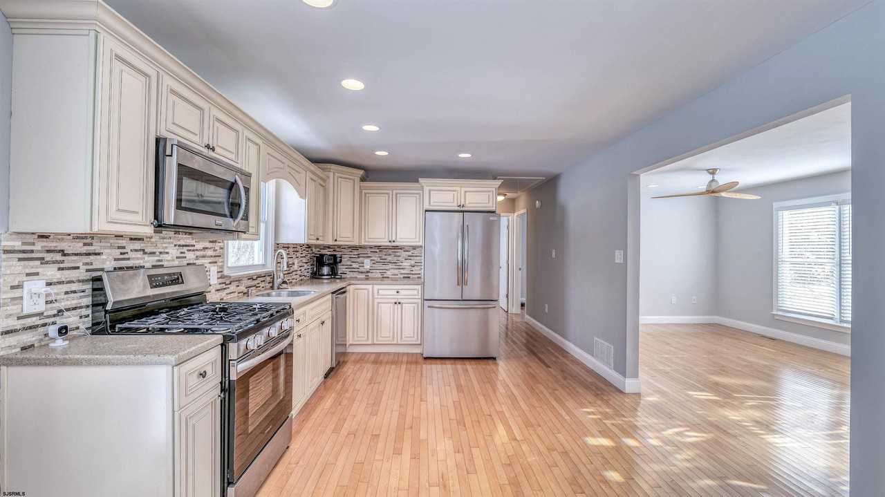 343 W Emerick Ave - Photo 6 of 17