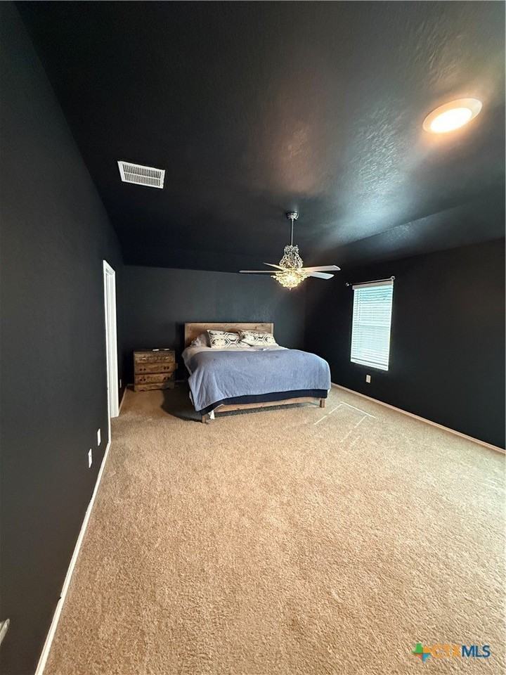 208 Yucca Dr - Photo 6 of 12