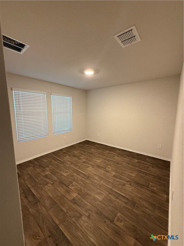 208 Yucca Dr - Photo 7 of 12