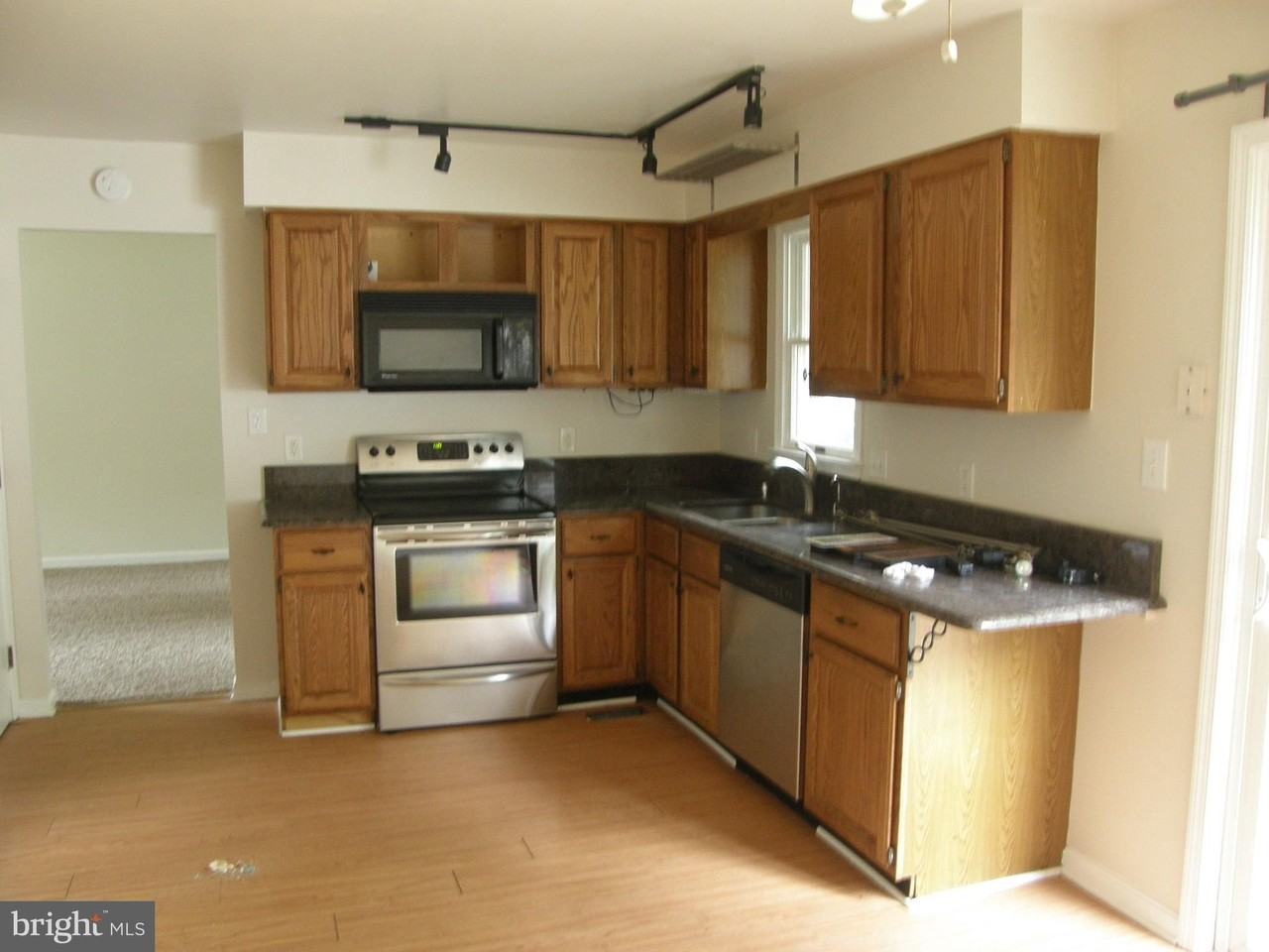 1193 Maple Ave - Photo 3 of 7