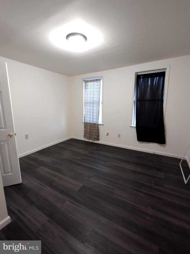 1618 E 28th St - Photo 3 of 8