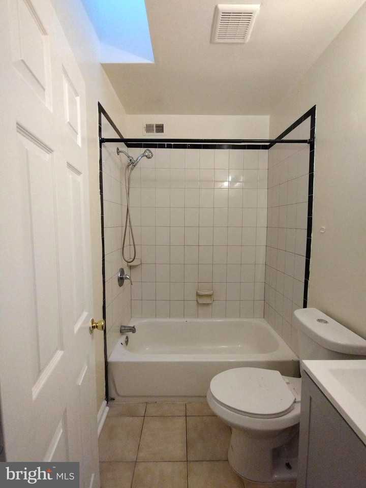 1618 E 28th St - Photo 6 of 8