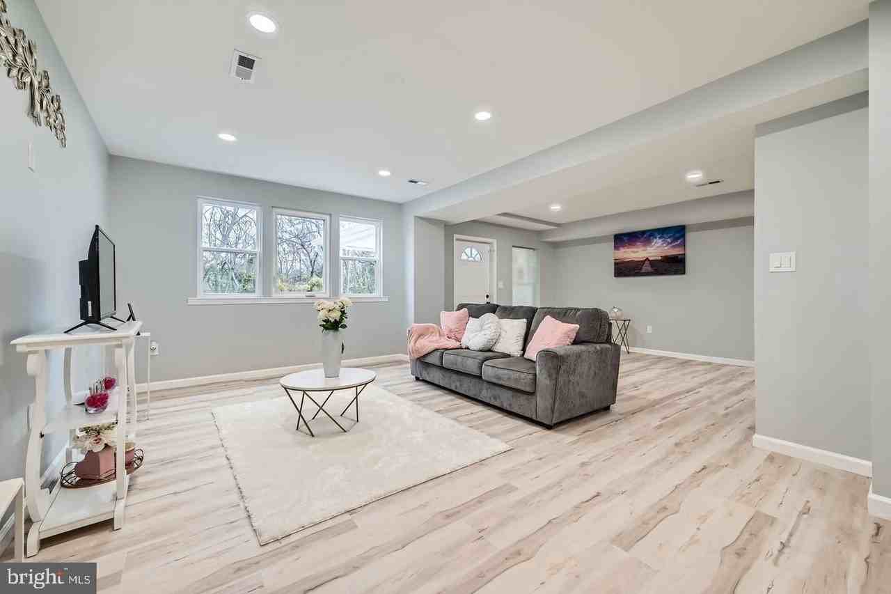 8820 Fearne Ave - Photo 3 of 27