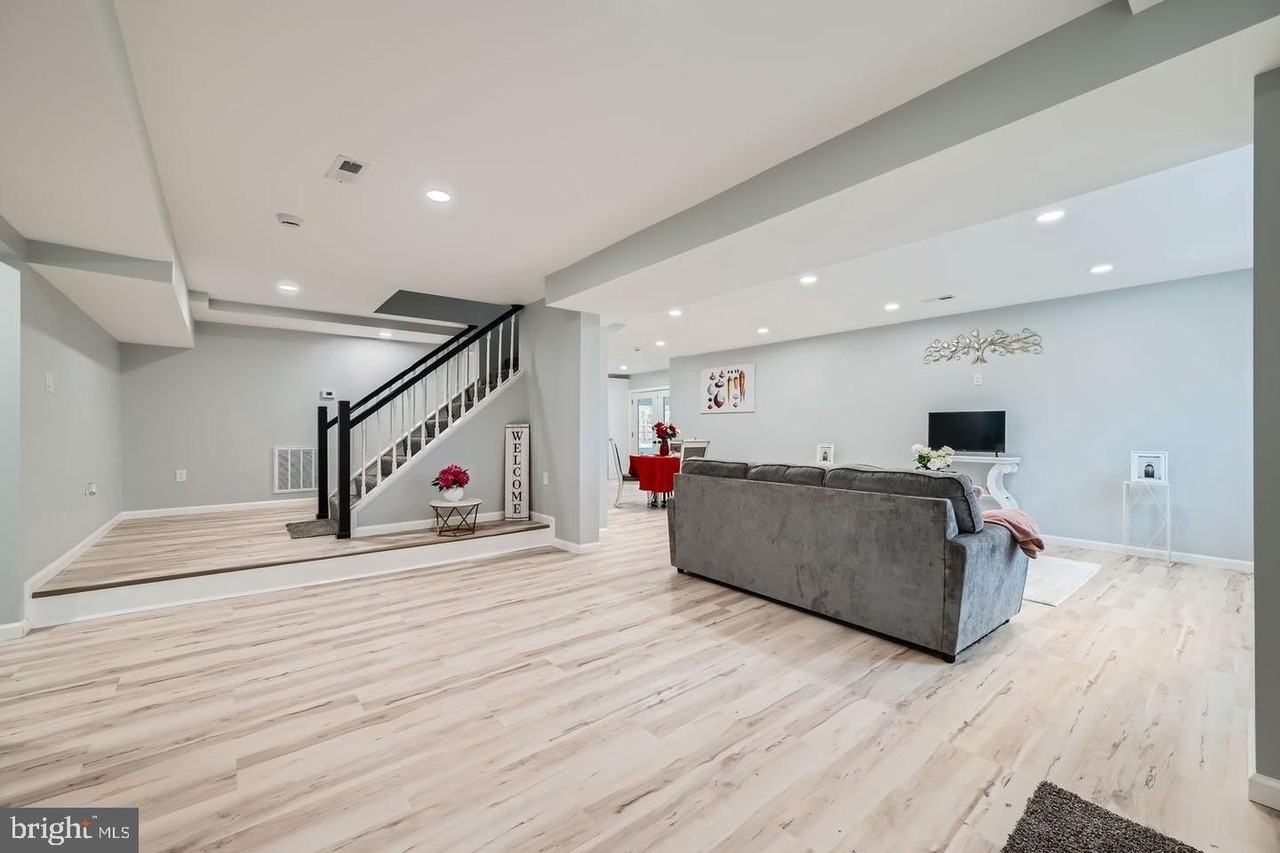 8820 Fearne Ave - Photo 5 of 27