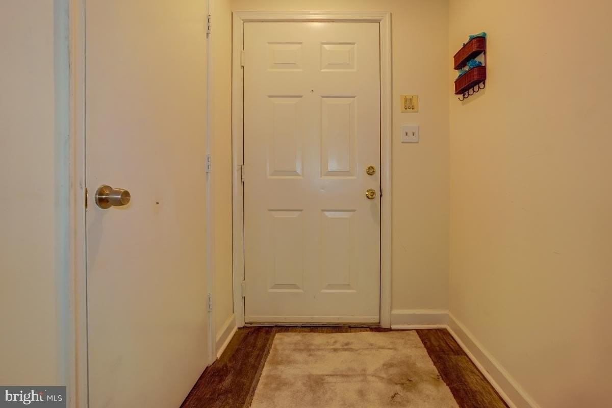 3301 SIR THOMAS Drive unit: 6-B-21 - Photo 6 of 35