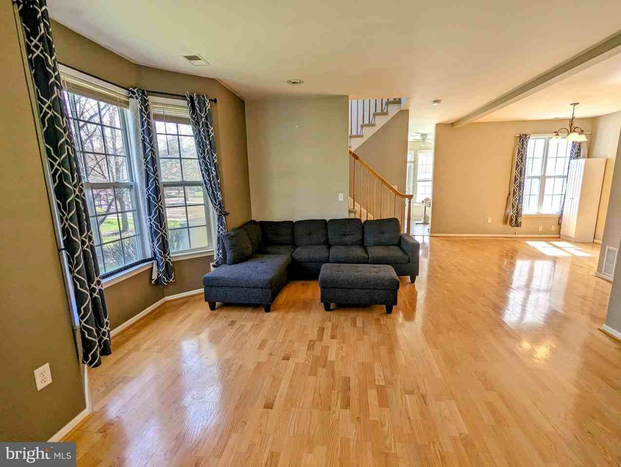 62 Shelley Cir - Photo 3 of 22