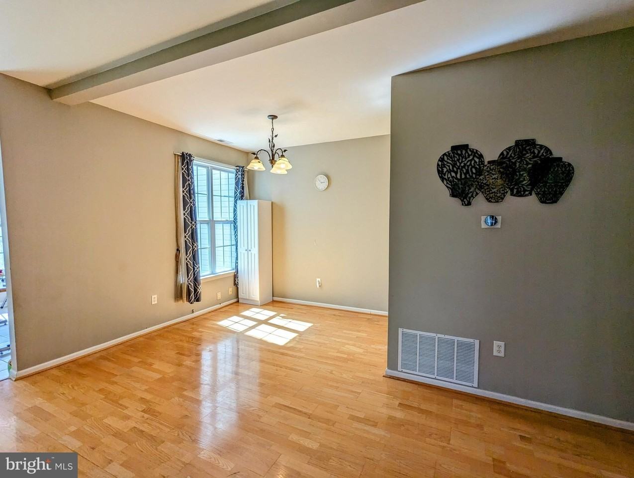 62 Shelley Cir - Photo 4 of 22