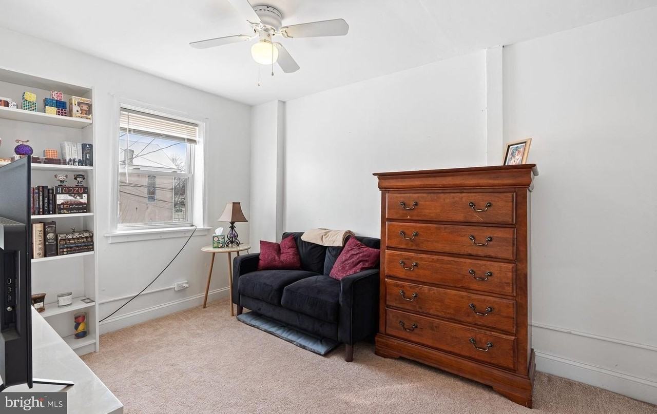 308 E Miner St - Photo 5 of 10