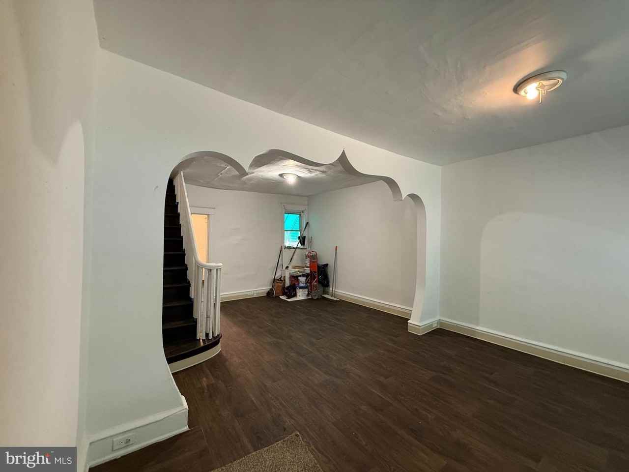 1504 S Dover St - Photo 2 of 12