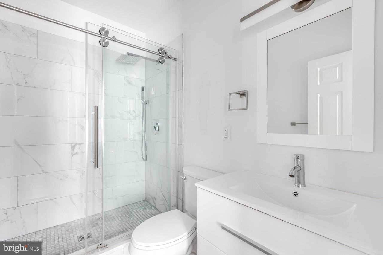 2162 E York St Unit 2 - Photo 6 of 15