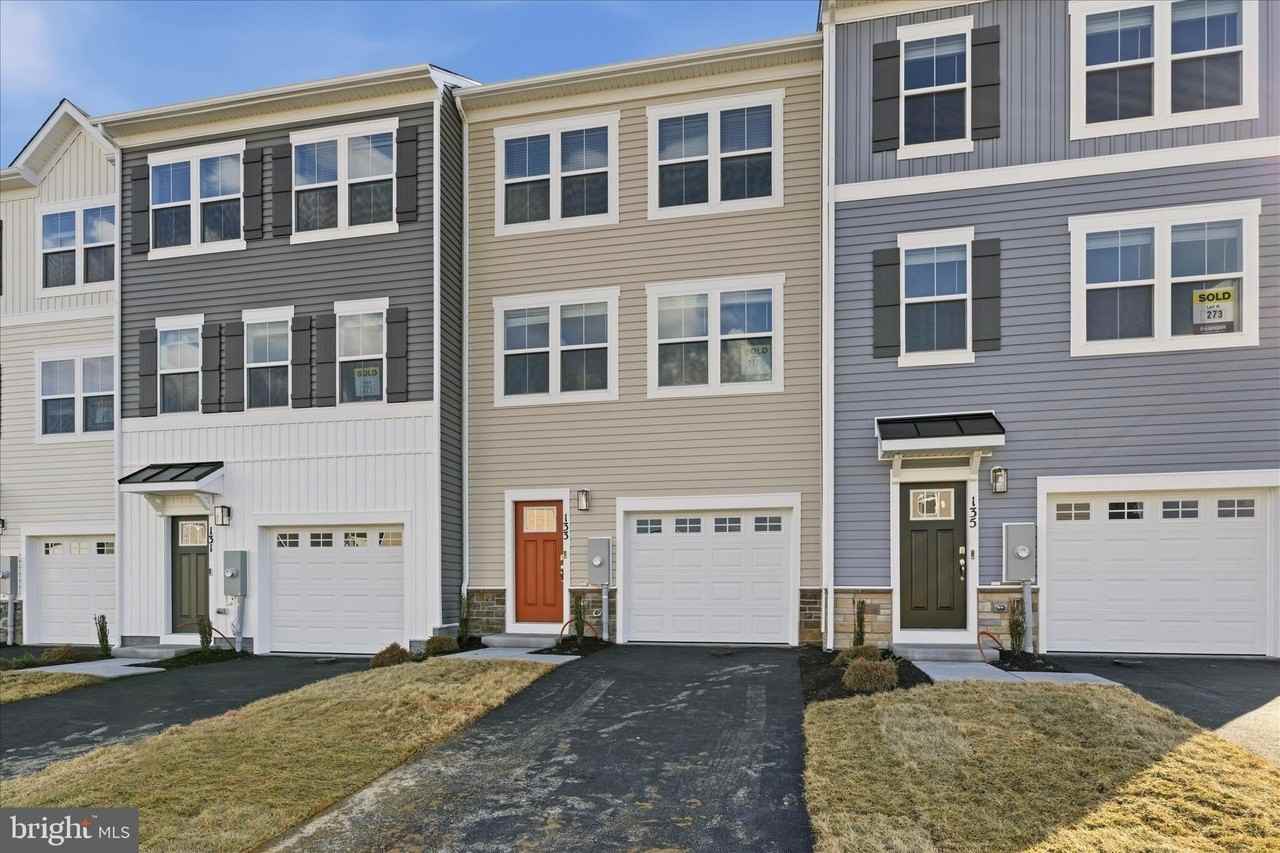 133 LAKOTA Street - Photo 2 of 25