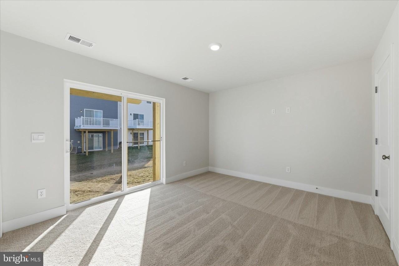 133 LAKOTA Street - Photo 6 of 25