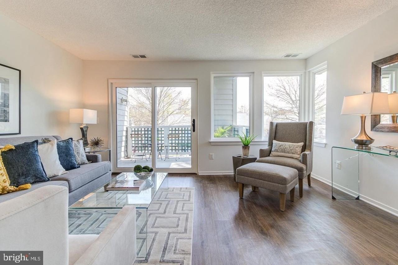 11707 Summerchase Cir Apt D - Photo 2 of 21