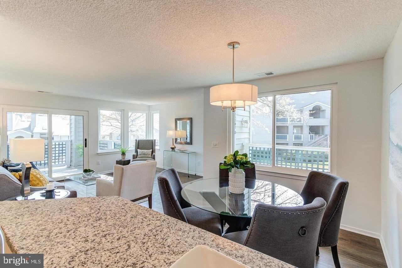 11707 Summerchase Cir Apt D - Photo 5 of 21