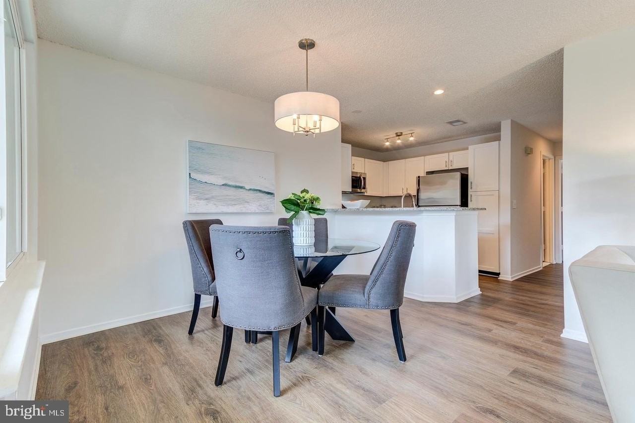 11707 Summerchase Cir Apt D - Photo 6 of 21