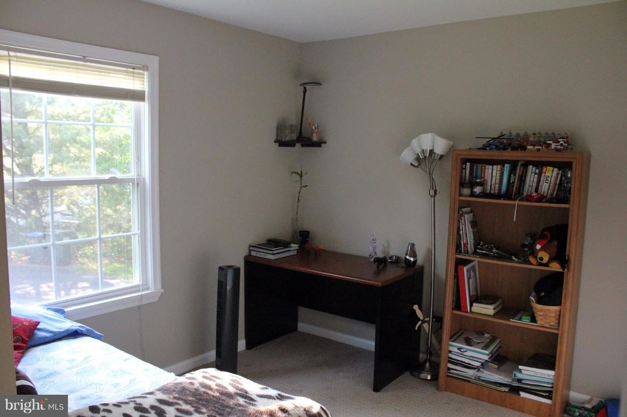 13501 Clear Lake Ct - Photo 7 of 17