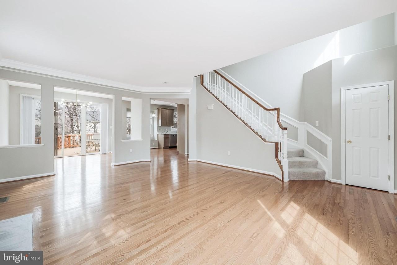 21765 Tottenham Hale Ct - Photo 5 of 50