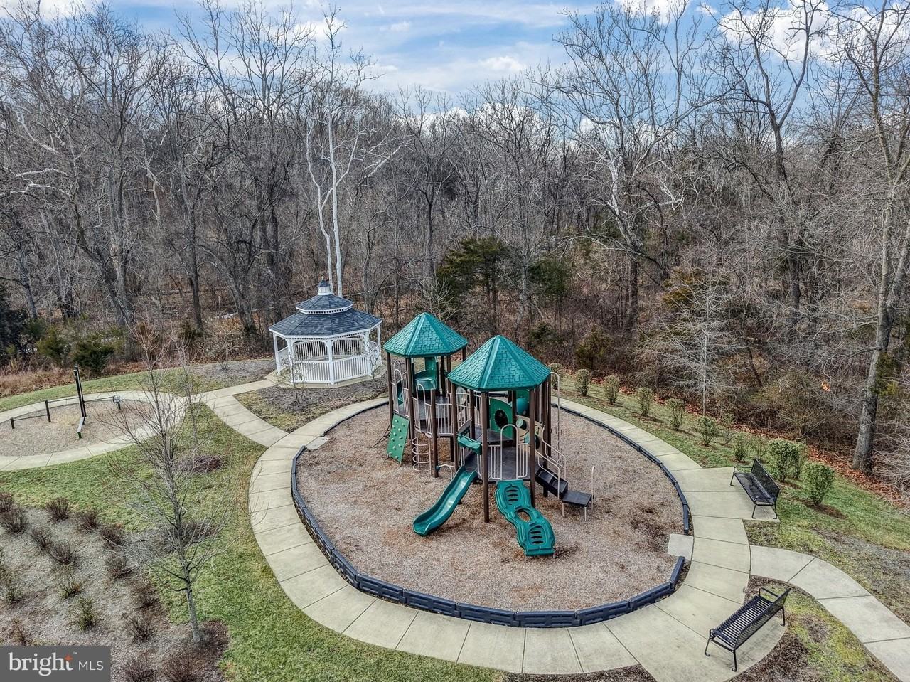 1010 Ribbon Limestone Ter Se - Photo 7 of 39