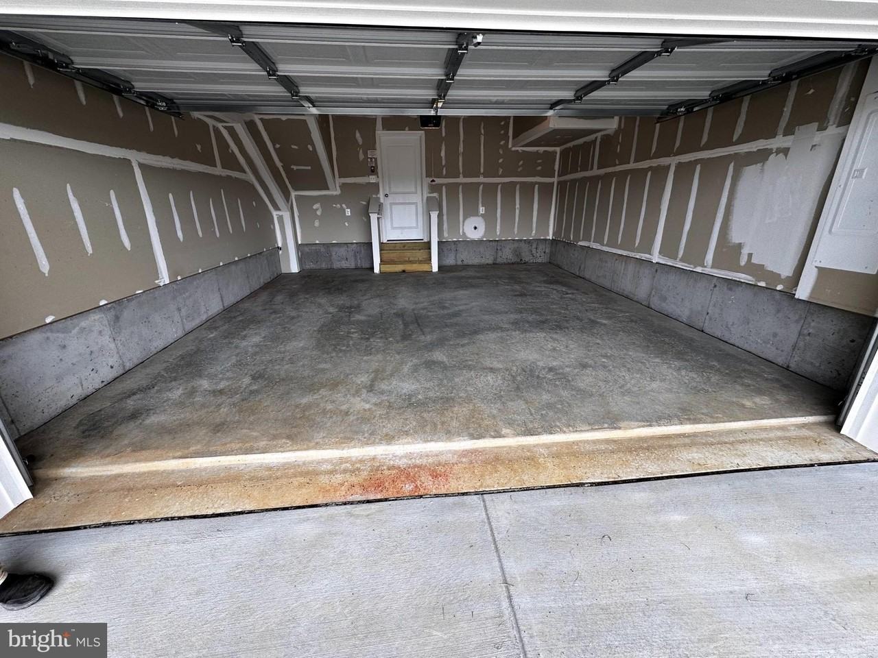 1258 Red Clover Ln - Photo 2 of 25