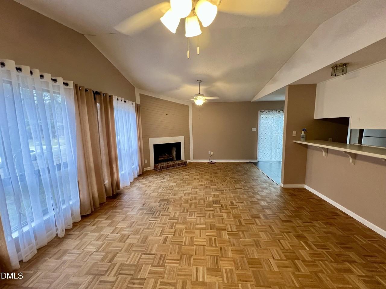 805 Castalia Dr - Photo 4 of 22