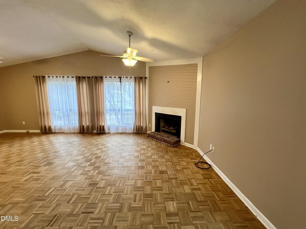 805 Castalia Dr - Photo 5 of 22