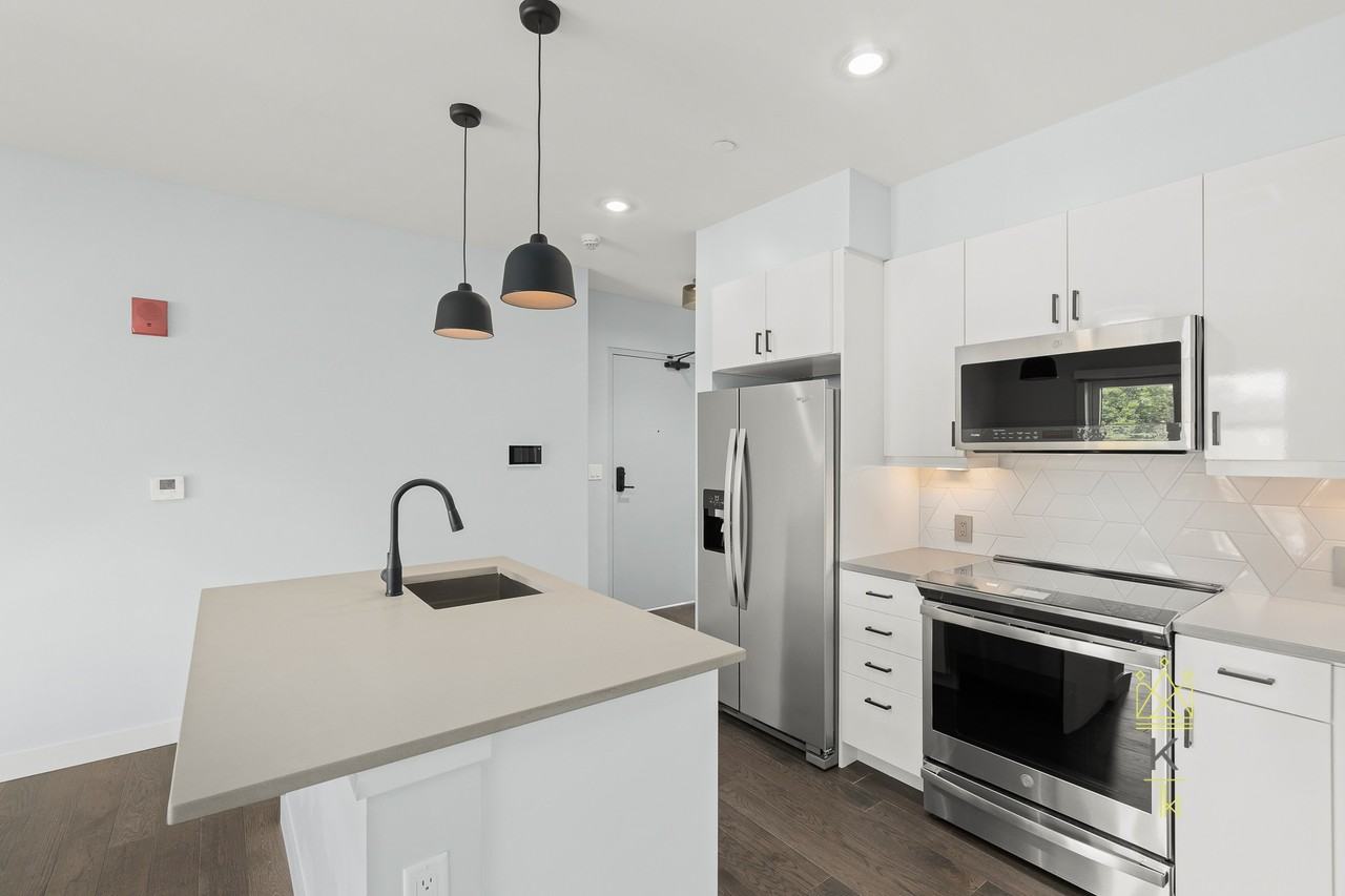 54 Auburn St #400 - Photo 2 of 16