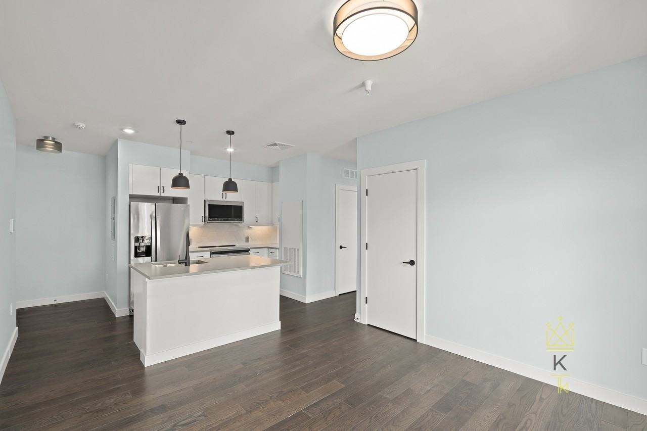 54 Auburn St #400 - Photo 3 of 16