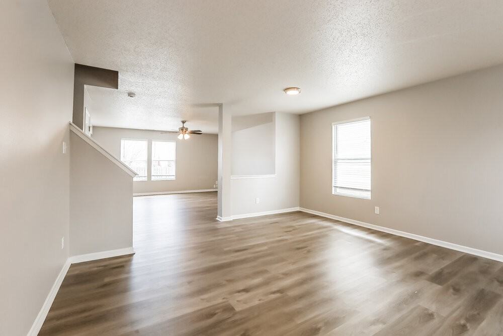 8421 Ash Grove Dr - Photo 5 of 17