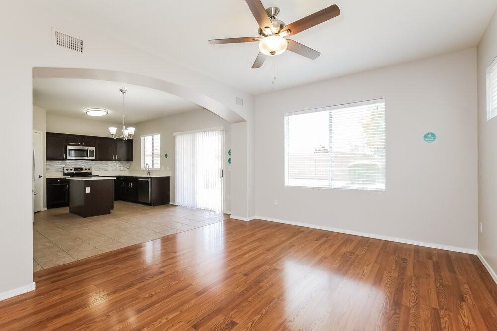 12179 W Yuma St - Photo 4 of 17