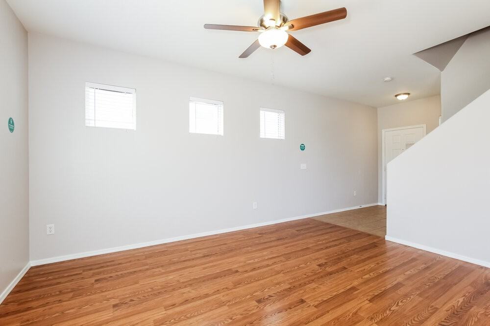 12179 W Yuma St - Photo 5 of 17