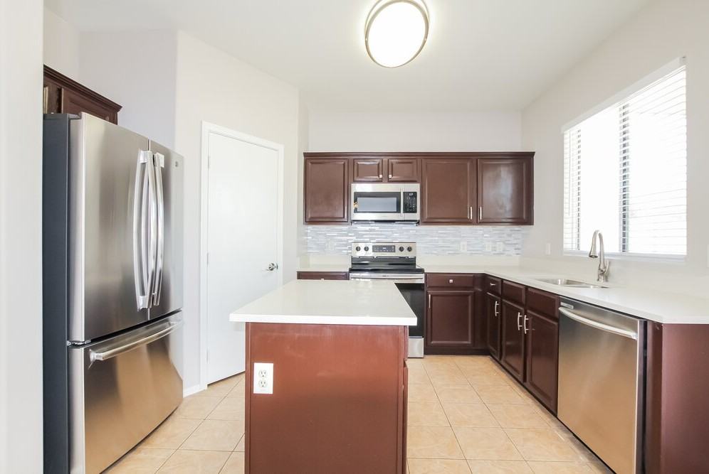 12179 W Yuma St - Photo 7 of 17