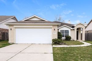 featured image of 19033 Hammer Ln