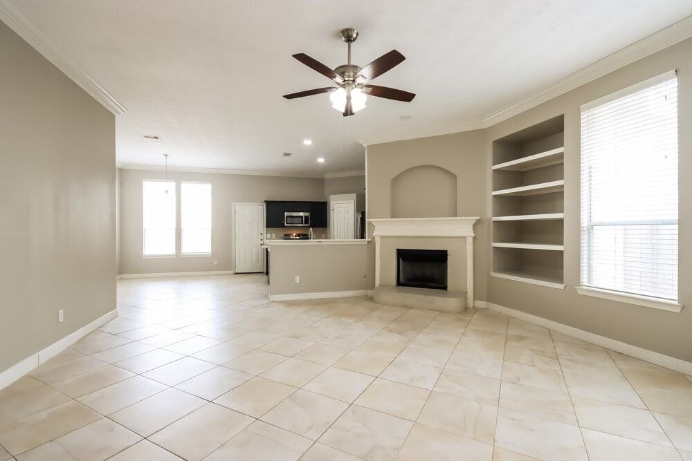 19033 Hammer Ln - Photo 3 of 16
