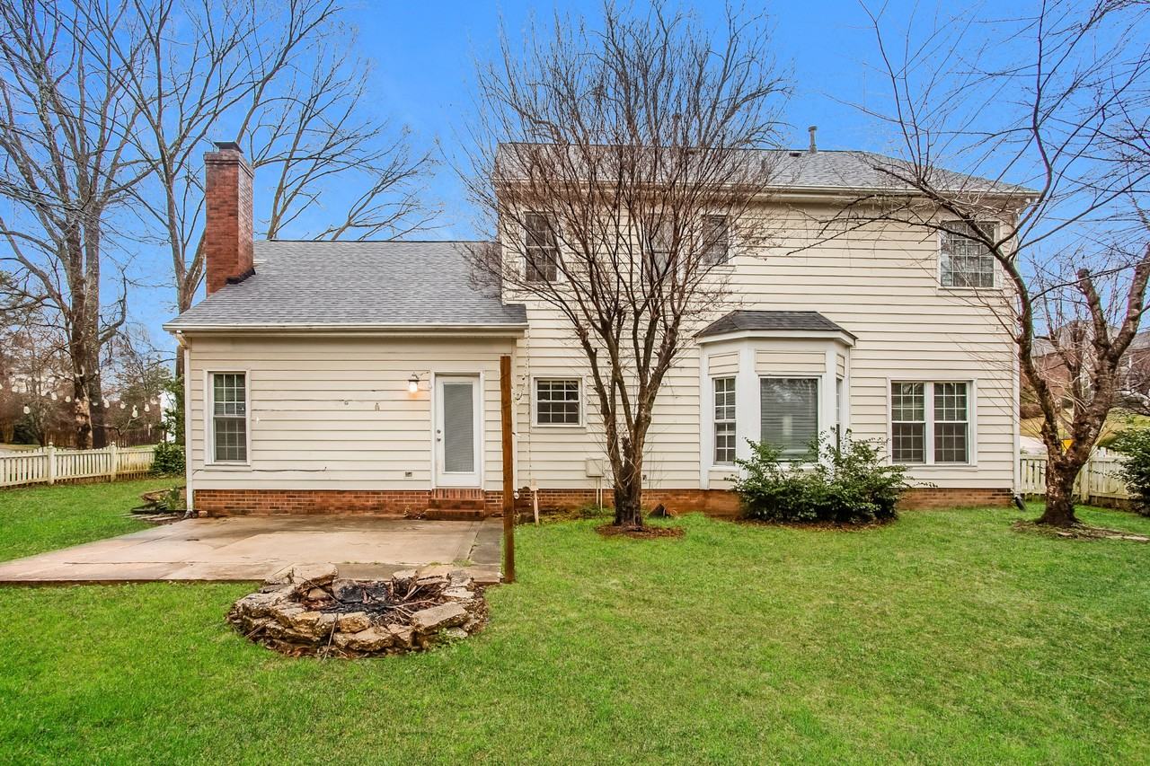 2748 Lamplighter Dr - Photo 7 of 19