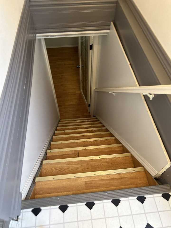 10516 128 Avenue Northwest, Edmonton, Alberta, Canada, T5E 0J3 - Photo 7 of 15