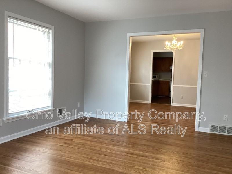 2551 Glenmary Ave - Photo 5 of 12