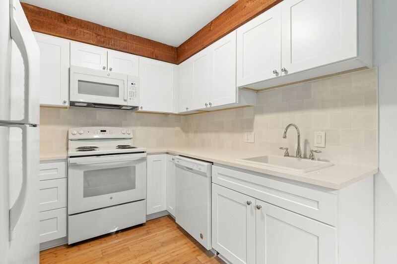 6780 Sw Canyon Ter #3 - Photo 4 of 18