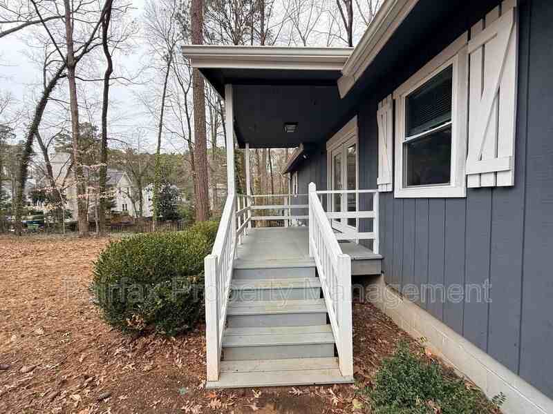 6906 Baywood Dr - Photo 5 of 7