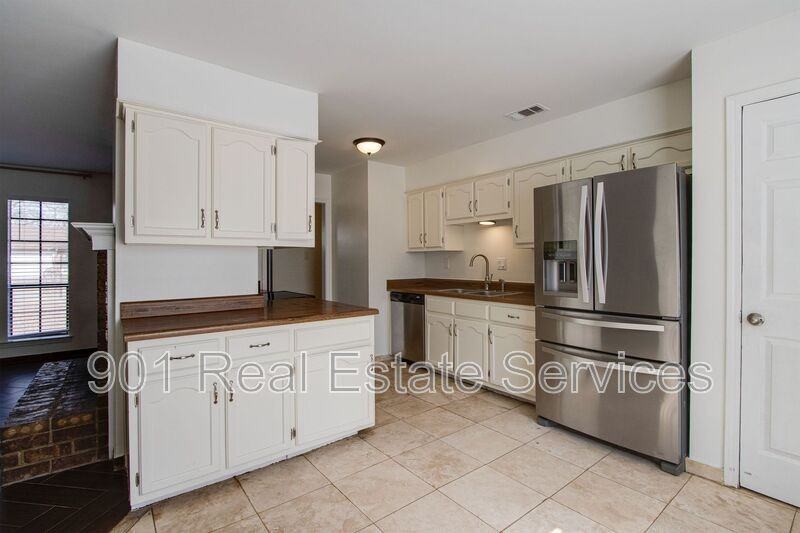 7209 Lamesa Ln - Photo 4 of 18