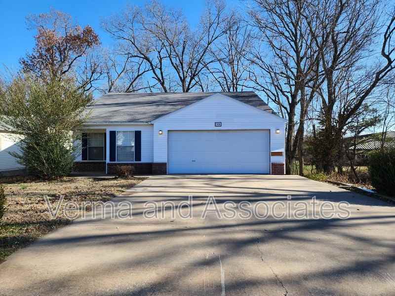 1308 Spring St - Photo 3 of 5