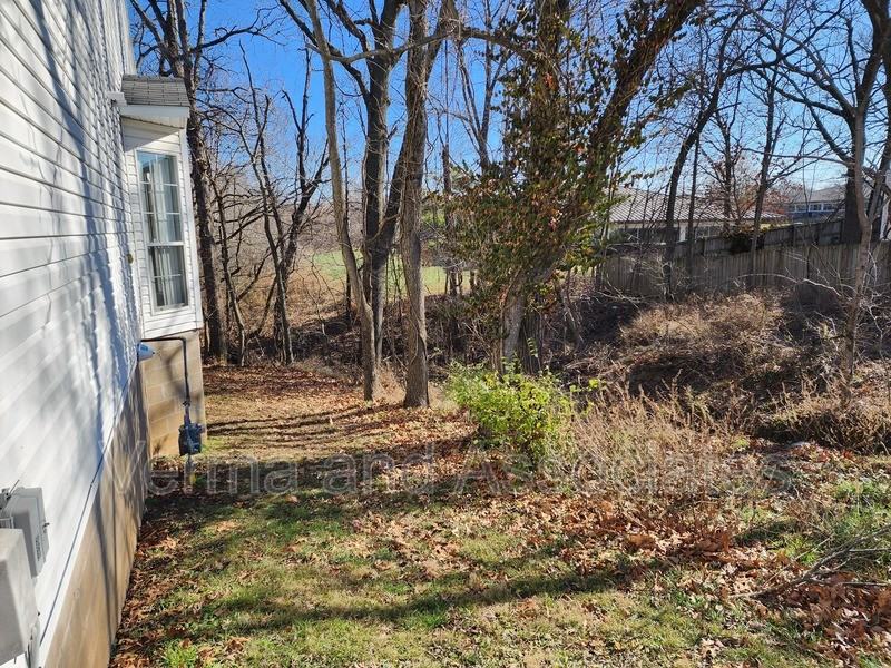 1308 Spring St - Photo 5 of 5